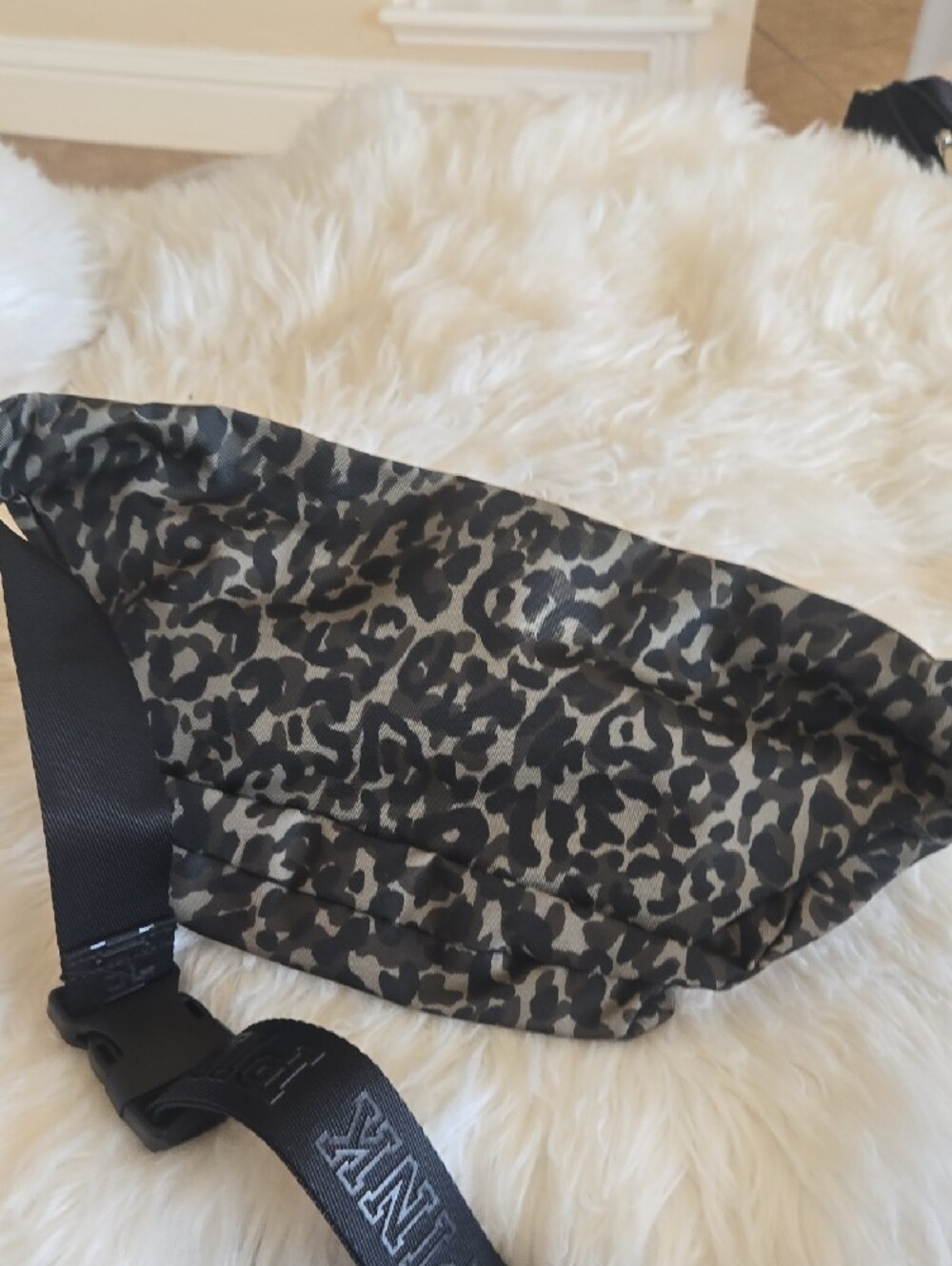 PINK Victoria's Secret PINK Leopard Print Waist Bag - Black & Taupe - Picture 5 of 7